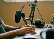 Cara Cerdas Menghasilkan Uang dari Podcast dan Membangun Bisnis Sukses
