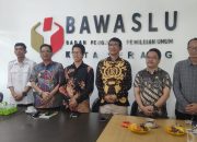 Kunjungi Bawaslu, Pj Walikota Serang, Nanang Saefudin, Siap Kawal Pilkada Kota Serang 2024 dengan Aman dan Damai