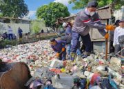 Bupati Tangerang Turun Tangan Bersihkan Sampah Sungai, Warga Diminta Stop Buang Sampah Sembarangan