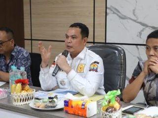 Relokasi warga di bantaran sungai Cibanten oleh Pemkot Serang