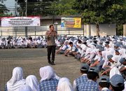 Polda Banten ‘Geruduk’ SMAN 6 Kota Serang, Ratusan Pelajar Diberi Vaksin Anti Radikalisme