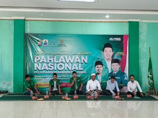 Ketua PC GP Ansor Lebak bersama tokoh NU dan pemerintah daerah saat membuka Dialog Kebangsaan memperingati Hari Pahlawan 2025 di Gedung PCNU Lebak.