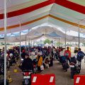Suasana arus penyeberangan kendaraan roda dua dan truk logistik di Pelabuhan Ciwandan, Cilegon, terpantau lancar dan terkendali pada hari keempat Posko Angkutan Laut Nataru 2025/2026.