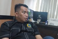 Anggota DPRD Kabupaten Serang, Azwar Anas, saat menyampaikan pandangannya terkait darurat sampah dan ancaman beban APBD dalam pengelolaan persampahan.