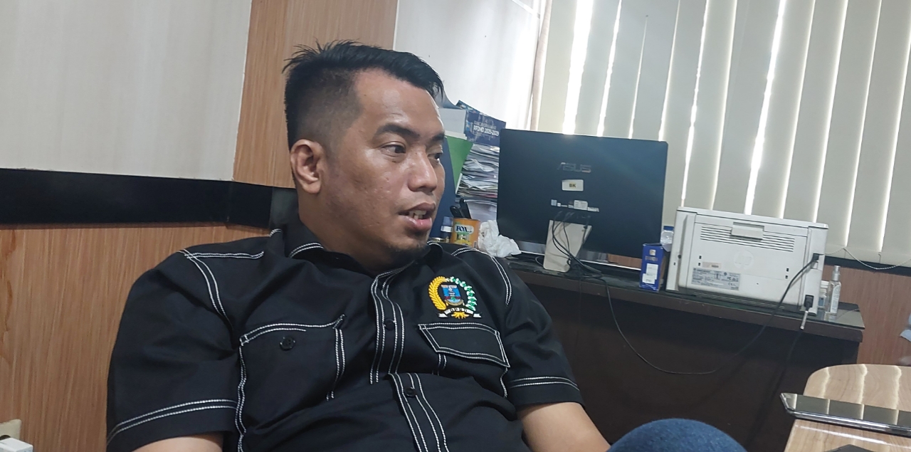 Anggota DPRD Kabupaten Serang Azwar Anas saat menyampaikan evaluasi serapan anggaran OPD tahun 2025.