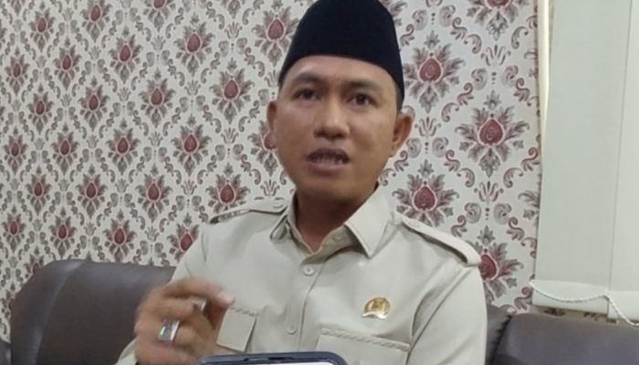 Anggota DPRD Kabupaten Serang dari Fraksi Partai Gerindra, Ahmad Muhibbin, sebut Gubernur Banten Andra Soni dan Bupati Serang Ratu Rahmatuzakiah meninjau lokasi banjir di Desa Cigelam, Kecamatan Ciruas, Kabupaten Serang.