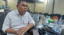 Anggota Komisi IV DPRD Kabupaten Serang, Joko Santoso, saat memberikan keterangan terkait persoalan penerangan jalan umum di Gedung DPRD Kabupaten Serang.