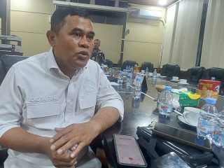 Anggota Komisi IV DPRD Kabupaten Serang, Joko Santoso, saat memberikan keterangan terkait persoalan penerangan jalan umum di Gedung DPRD Kabupaten Serang.