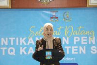 Bupati Serang Ratu Rachmatuzakiyah saat pelantikan Pengurus LPTQ Kabupaten Serang periode 2025–2030 di Aula Tb Suwandi.