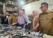 Jelang Nataru, Gubernur Banten dan Bupati Serang Sidak Pasar Ciruas, Harga Ayam Masih Bikin Warga Menjerit