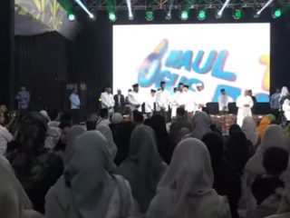 Nyai Sinta Nuriyah Wahid menyampaikan sambutan pada peringatan Haul ke-16 Gus Dur di Ciganjur, Jakarta Selatan, disaksikan tokoh nasional lintas agama, Sabtu, 20 Desember 2025