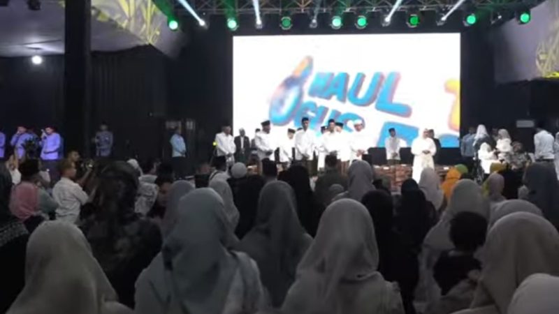 Nyai Sinta Nuriyah Wahid menyampaikan sambutan pada peringatan Haul ke-16 Gus Dur di Ciganjur, Jakarta Selatan, disaksikan tokoh nasional lintas agama, Sabtu, 20 Desember 2025