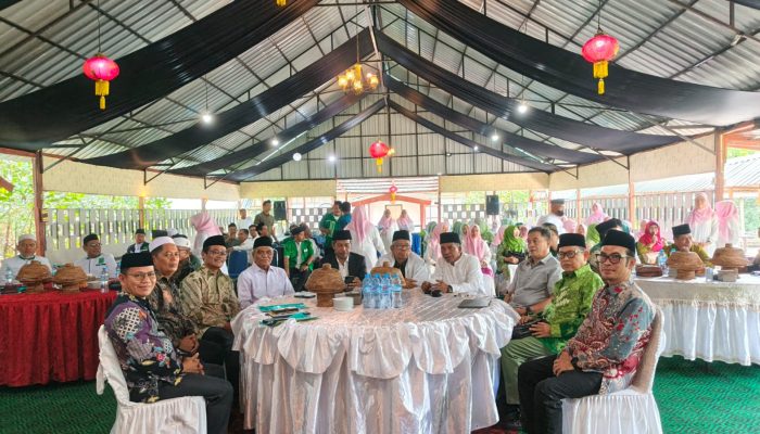 Prof Muhammad Ishom menyampaikan gagasan Mabadi Khoiru Ummah dalam forum Refleksi Akhir Tahun PWNU Sulawesi Tenggara di Kota Kendari, Minggu, 28 Desember 2025