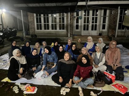 Jajaran Kopri PKC PMII Banten bersama ketua dan tim kaderisasi Kopri cabang se-Banten saat Rapat Dengar Pendapat di Kota Serang, Kamis, 25 Desember 2025