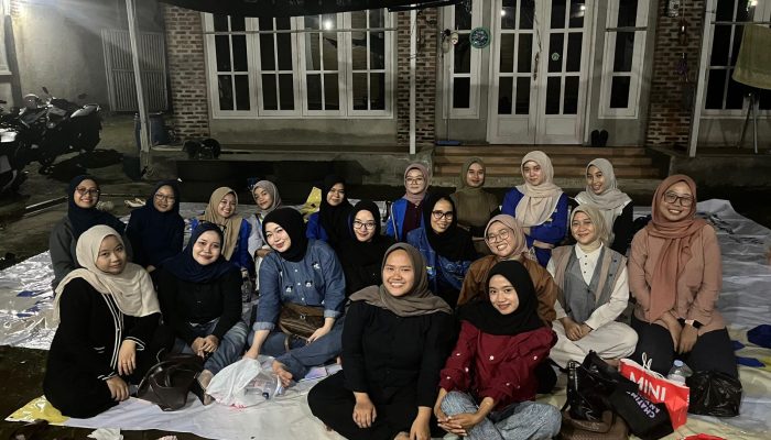 Jajaran Kopri PKC PMII Banten bersama ketua dan tim kaderisasi Kopri cabang se-Banten saat Rapat Dengar Pendapat di Kota Serang, Kamis, 25 Desember 2025