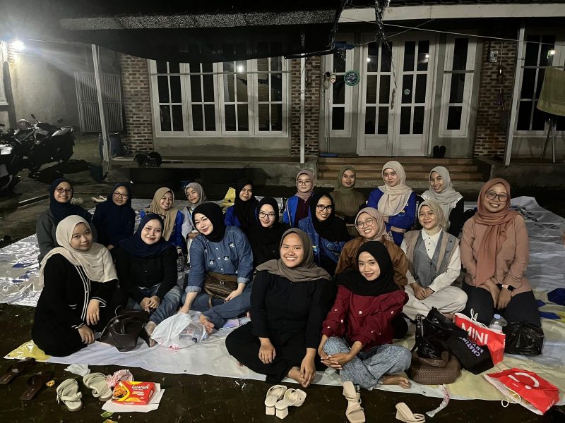 Jajaran Kopri PKC PMII Banten bersama ketua dan tim kaderisasi Kopri cabang se-Banten saat Rapat Dengar Pendapat di Kota Serang, Kamis, 25 Desember 2025