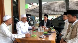 KH Matin Syarkowi, ulama Banten dan A’wan PBNU, memberikan keterangan terkait hasil Musyawarah Kubro Lirboyo melalui Zoom dari Kota Serang, Minggu, 21 Desember 2025