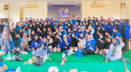 Kader KOPRI PK PMII UIN Sultan Maulana Hasanuddin Banten berfoto bersama dalam rangkaian peringatan Harlah KOPRI ke-58 di Kantor PWNU Provinsi Banten, Serang, 14 Desember 2025.