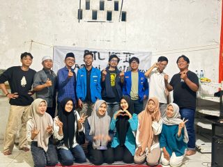 Kader PMII Unpam Serang mengikuti kajian PMII Lokal di Banten di Sekretariat PMII Unpam Serang, Kota Serang, Minggu, 14 Desember 2025