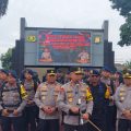 Kapolda Banten Irjen Pol Hengki memimpin apel pelepasan 100 personel Brimob Polda Banten yang akan diberangkatkan ke Aceh dalam rangka Operasi Aman Nusa 2, Jumat, 26 Desember 2025
