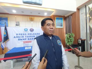 Kepala BNN Provinsi Banten Brigjen Pol Rohmad Nursahid saat menyampaikan rilis akhir tahun pengungkapan kasus narkotika 2025 di Kantor BNN Banten, Kota Serang, Senin, 22 Desember 2025.