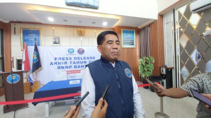 Kepala BNN Provinsi Banten Brigjen Pol Rohmad Nursahid saat menyampaikan rilis akhir tahun pengungkapan kasus narkotika 2025 di Kantor BNN Banten, Kota Serang, Senin, 22 Desember 2025.