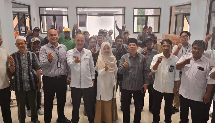 Kepala DKPP Kabupaten Serang Suhardjo membuka sosialisasi program KUR dan kredit alsintan Kementerian Pertanian di UPT Perikanan Kecamatan Pontang.