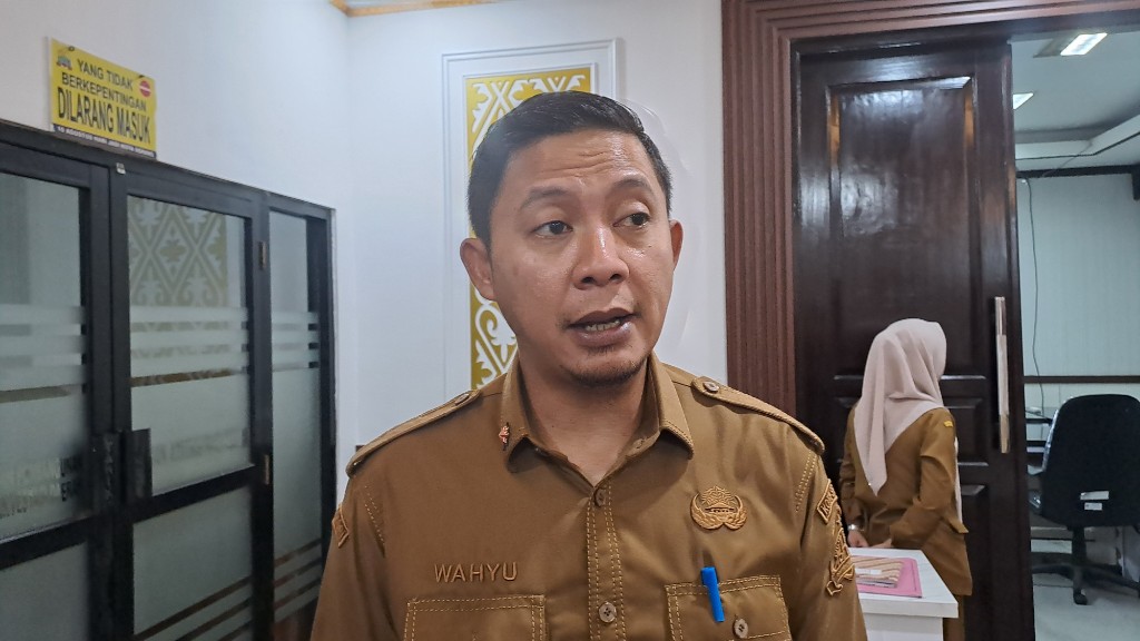 Kepala DinkopUKMPerindag Kota Serang Wahyu Nurjamil