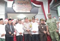 Ketua FKUB Kota Serang KH Matin Syarkowi menyampaikan ceramah toleransi lintas iman dalam perayaan Natal 2025 di Gereja Kristen Indonesia (GKI) Serang, Rabu, 24 Desember 2025