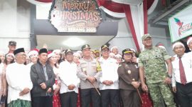 Ketua FKUB Kota Serang KH Matin Syarkowi menyampaikan ceramah toleransi lintas iman dalam perayaan Natal 2025 di Gereja Kristen Indonesia (GKI) Serang, Rabu, 24 Desember 2025