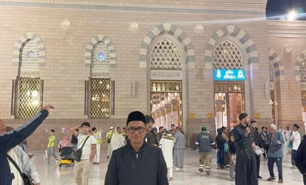Ketua Fraksi Gerindra DPRD Kabupaten Serang Ahmad Muhibbin menyampaikan ucapan selamat kepada ribuan PPPK paruh waktu Pemkab Serang dari Madinah Al-Munawwarah.