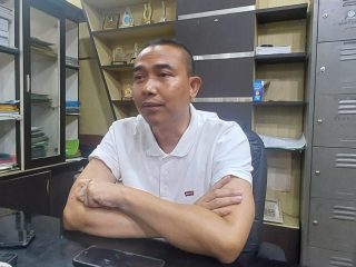 Ketua Komisi 3 DPRD Kabupaten Serang, Supiyanto, saat menyampaikan evaluasi realisasi PAD 2025 yang menyoroti tingginya retribusi sampah dan rendahnya capaian retribusi kios pasar.