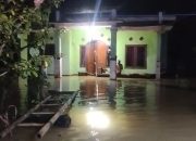 Banjir Parah Rendam Cinangka hingga 2 Meter, Ratusan Rumah Tenggelam, Warga Keluhkan Posko Jauh dan Jalan Hancur
