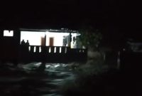 Luapan air banjir merendam permukiman warga di Kecamatan Padarincang, Kabupaten Serang, akibat hujan deras yang turun sejak Minggu sore, 28 Desember 2025