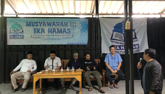 Musyawarah III IKA HAMAS saat berlangsungnya sidang pemilihan Ketua Umum di Warkop 1926, Kramatwatu, Kabupaten Serang, Sabtu, 27 Desember 2025