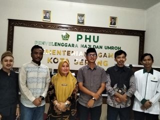 Pengurus ISNU Kota Serang bersama Kepala Kantor Kemenhaj Kota Serang Hj. Umi Sahiyah saat audiensi di Kantor Kemenhaj Kota Serang, Ciwaru, Selasa, 30 Desember 2025