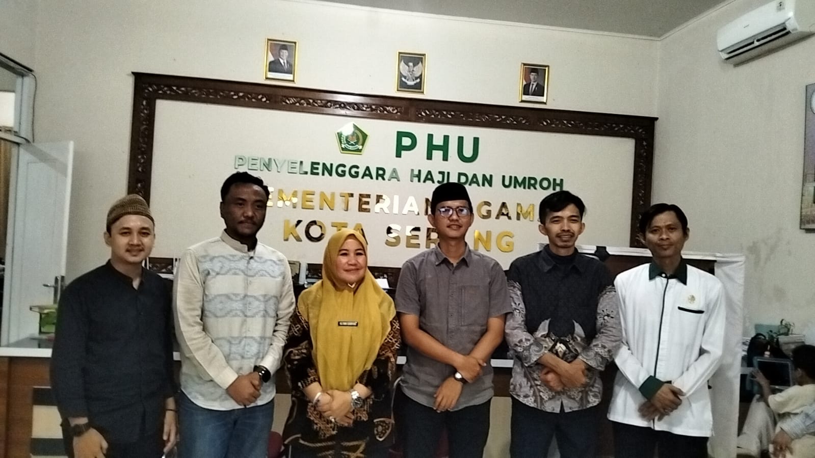 Pengurus ISNU Kota Serang bersama Kepala Kantor Kemenhaj Kota Serang Hj. Umi Sahiyah saat audiensi di Kantor Kemenhaj Kota Serang, Ciwaru, Selasa, 30 Desember 2025