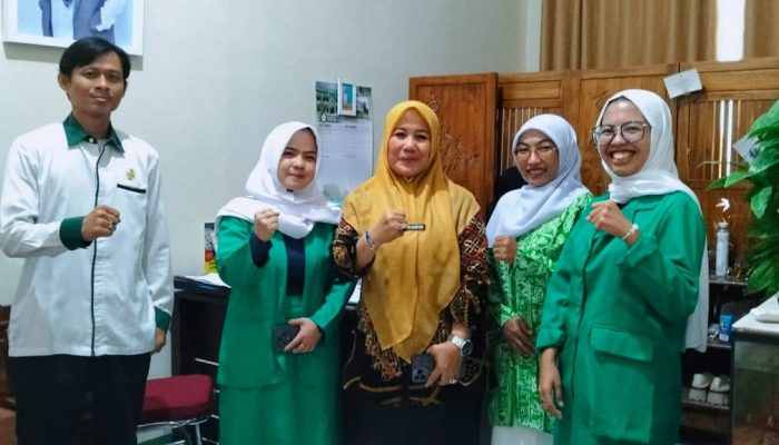 Pengurus PC Fatayat NU Kota Serang saat audiensi dengan Kepala Kantor Kementerian Haji dan Umrah Kota Serang, membahas penguatan layanan haji dan umrah bagi jamaah perempuan, Selasa, 30 Desember 2025
