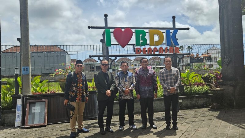 Pimpinan UIN Sultan Maulana Hasanuddin Banten bersama jajaran Balai Diklat Keagamaan Denpasar dalam kegiatan sharing session penguatan moderasi beragama dan eko-teologi di Bali.