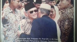 KH Ahmad Aminudin Ibrahim, pendiri Pondok Pesantren Darul Iman Pandeglang, dikenal sebagai ulama yang menyampaikan langsung aspirasi pembentukan Provinsi Banten kepada Presiden BJ Habibie pada 5 Februari 1998.