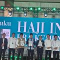 Rektor UIN SMH Banten Prof Muhammad Ishom bersama jajaran pimpinan Kementerian Agama saat soft launching buku Haji di Era Kemenag dalam Rapat Kerja Pejabat Kemenag di Serpong, Tangerang Selatan.