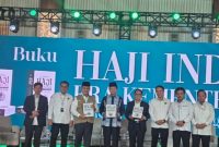 Rektor UIN SMH Banten Prof Muhammad Ishom bersama jajaran pimpinan Kementerian Agama saat soft launching buku Haji di Era Kemenag dalam Rapat Kerja Pejabat Kemenag di Serpong, Tangerang Selatan.