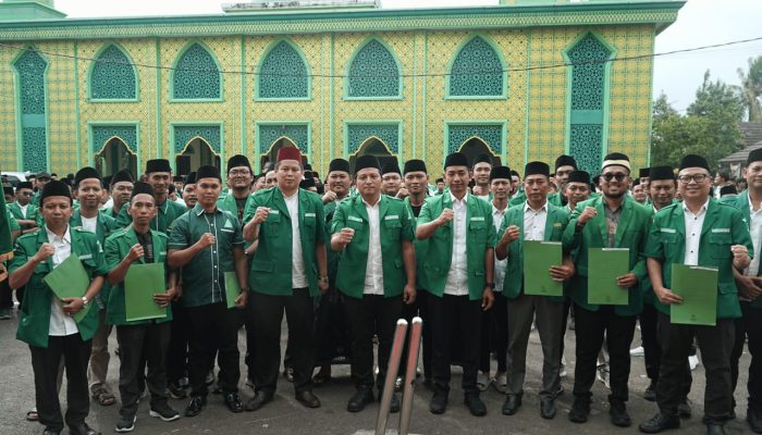 Ribuan kader GP Ansor dan Banser mengikuti apel dan pelantikan pengurus ranting se-Kabupaten Tangerang di Pondok Pesantren Miftahul Khaer, Curug, Sabtu, 27 Desember 2025