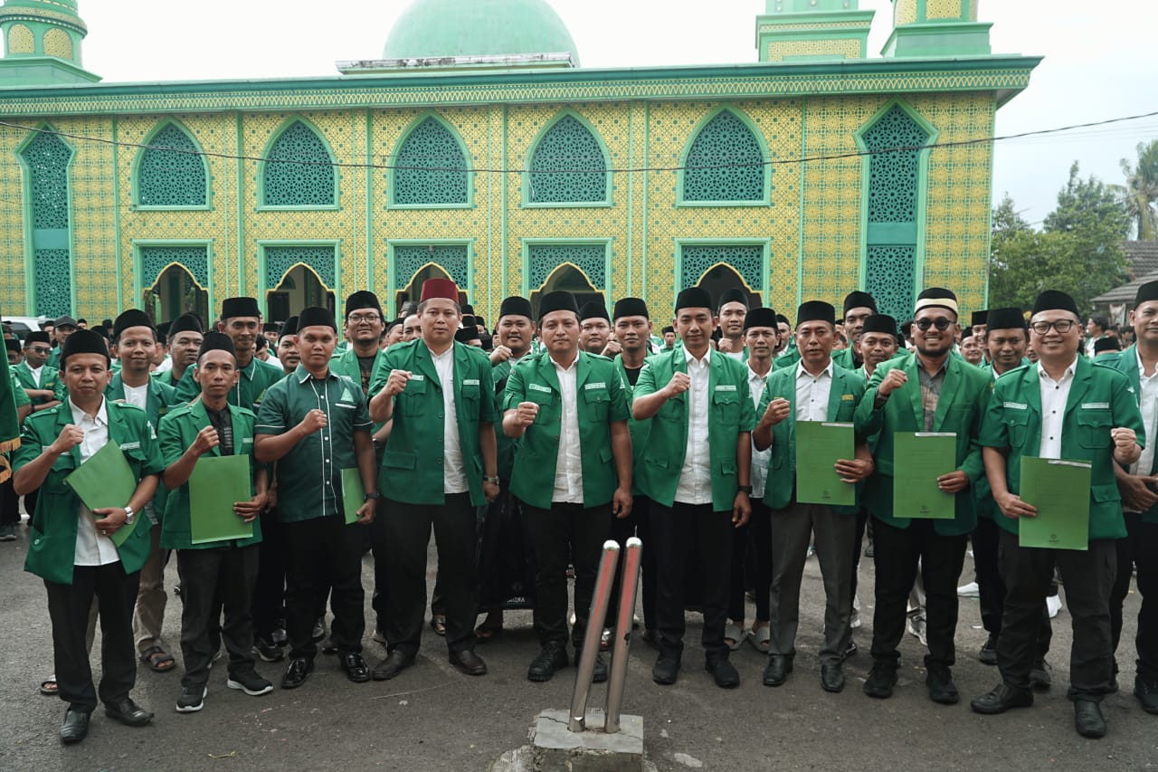 Ribuan kader GP Ansor dan Banser mengikuti apel dan pelantikan pengurus ranting se-Kabupaten Tangerang di Pondok Pesantren Miftahul Khaer, Curug, Sabtu, 27 Desember 2025