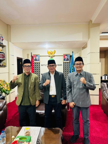 Rombongan UIN Sultan Maulana Hasanuddin Banten saat melakukan studi tiru Program Rekognisi Pembelajaran Lampau di IAIN Kendari, Sulawesi Tenggara, Sabtu, 27 Desember 2025