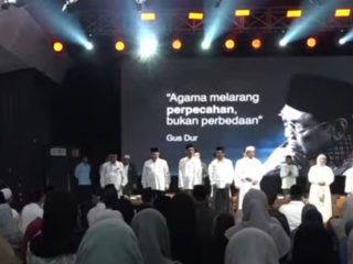 Alissa Wahid menyampaikan pandangan tentang kondisi demokrasi nasional menjelang Haul ke-16 Gus Dur di Ciganjur, Jakarta Selatan, Sabtu, 20 Desember 2025