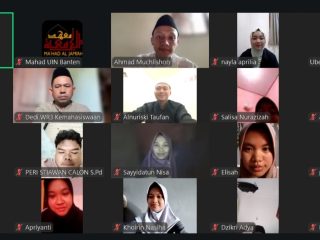 Wakil Rektor III UIN SMH Banten Dr Dedi Sunardi memberikan arahan dalam Pembinaan Mahasiswa KIP-K Semester II yang digelar secara daring, Minggu, 28 Desember 2025.