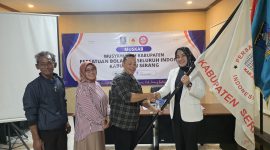 Wartini usai ditetapkan sebagai Ketua PBVSI Kabupaten Serang periode 2026–2030 dalam Muskab di Kantor KONI Kabupaten Serang, Jumat, 19 Desember 2025