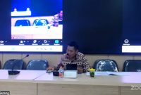 Anggota KPU Kabupaten Serang, Ichsan Mahfuz, saat menyampaikan materi literasi politik dalam Webinar Series pendidikan pemilih yang digelar secara daring.