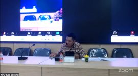 Anggota KPU Kabupaten Serang, Ichsan Mahfuz, saat menyampaikan materi literasi politik dalam Webinar Series pendidikan pemilih yang digelar secara daring.